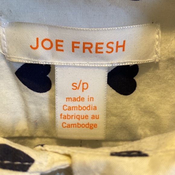 Heart print button up shirt 🖤 - Picture 5 of 6